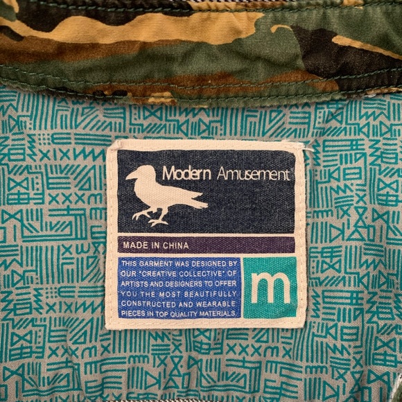 🛍 2/$20 Modern Amusement Striped Flannel - Picture 2 of 2